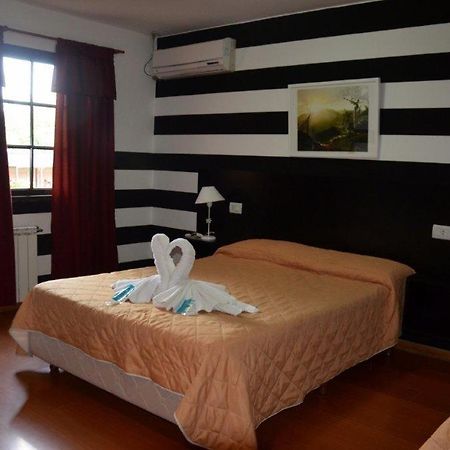 Hotel Valle Del Sol Мерло Экстерьер фото
