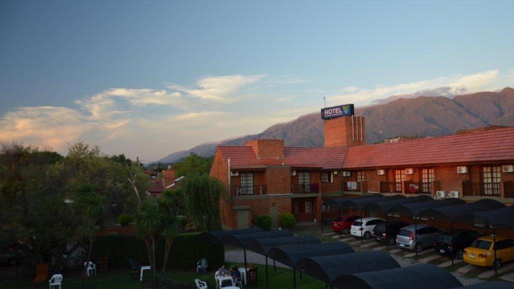 Hotel Valle Del Sol Мерло Экстерьер фото