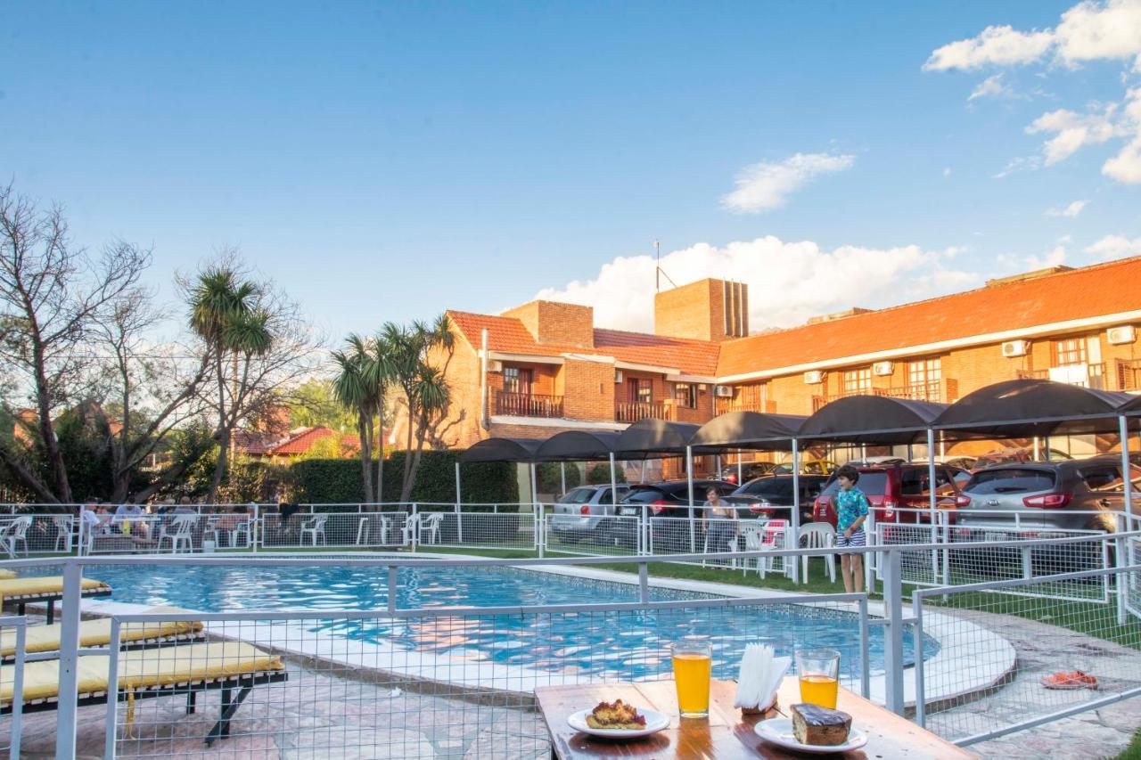 Hotel Valle Del Sol Мерло Экстерьер фото