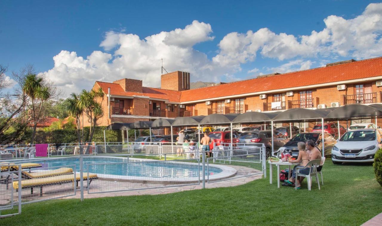 Hotel Valle Del Sol Мерло Экстерьер фото