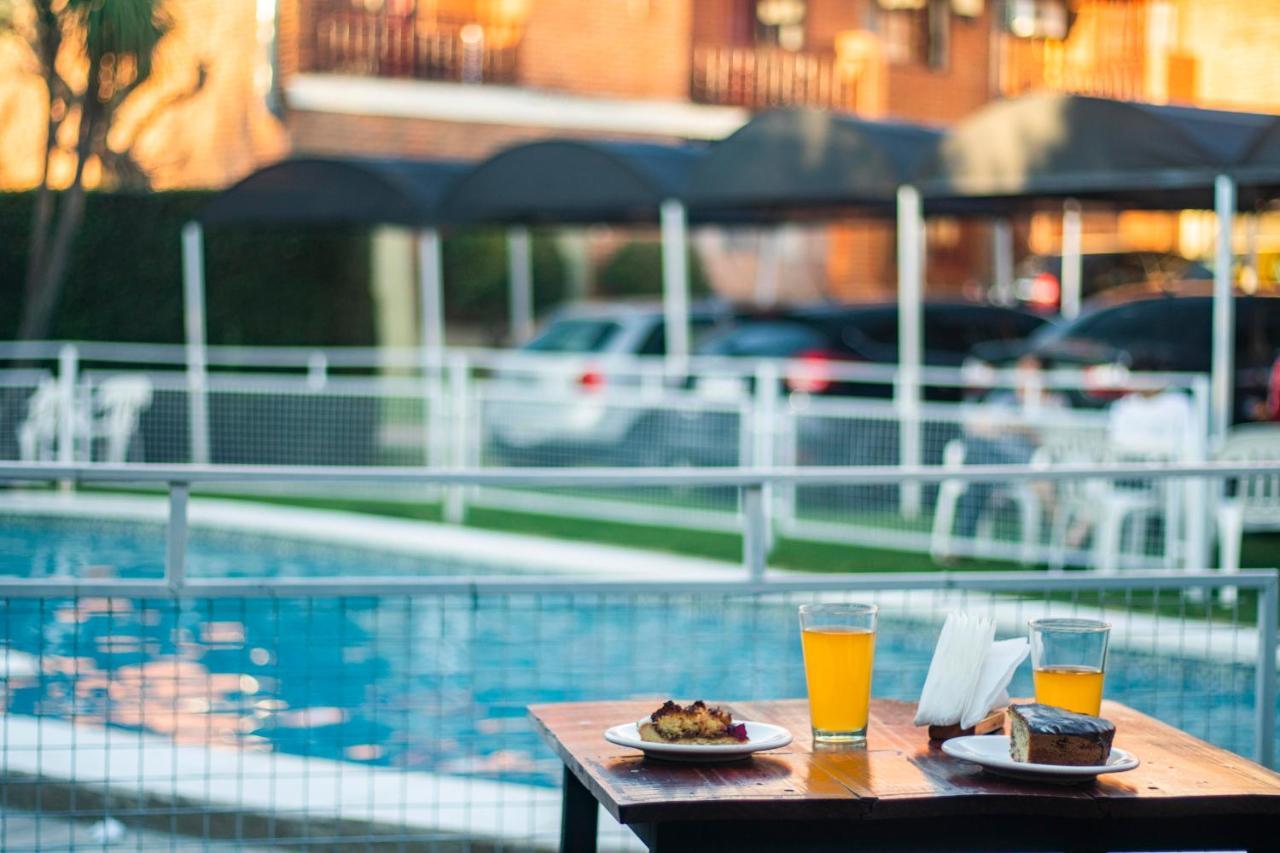 Hotel Valle Del Sol Мерло Экстерьер фото